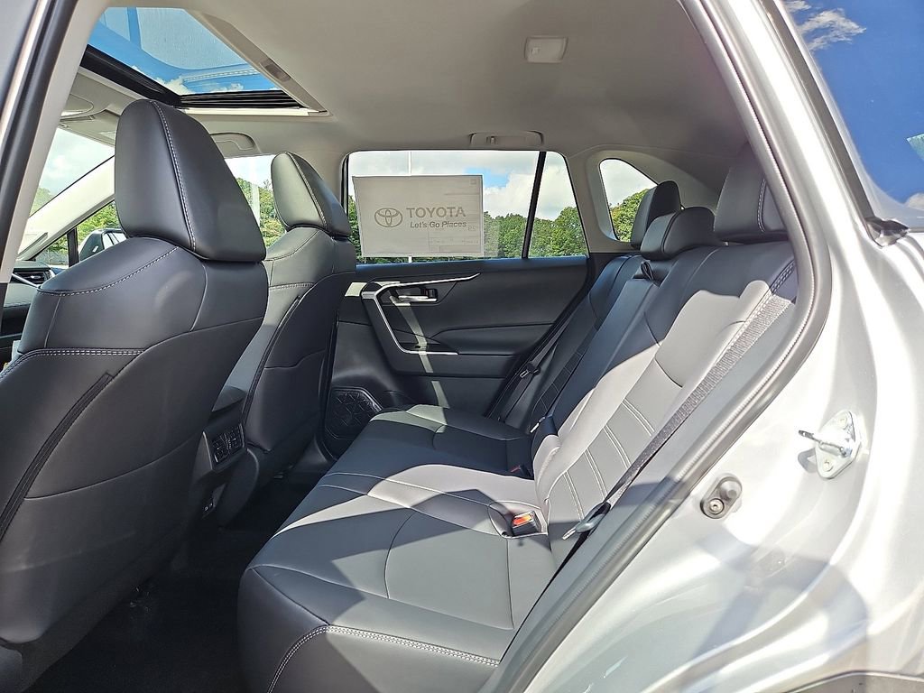 2025 Toyota RAV4 XLE Premium - Photo 9