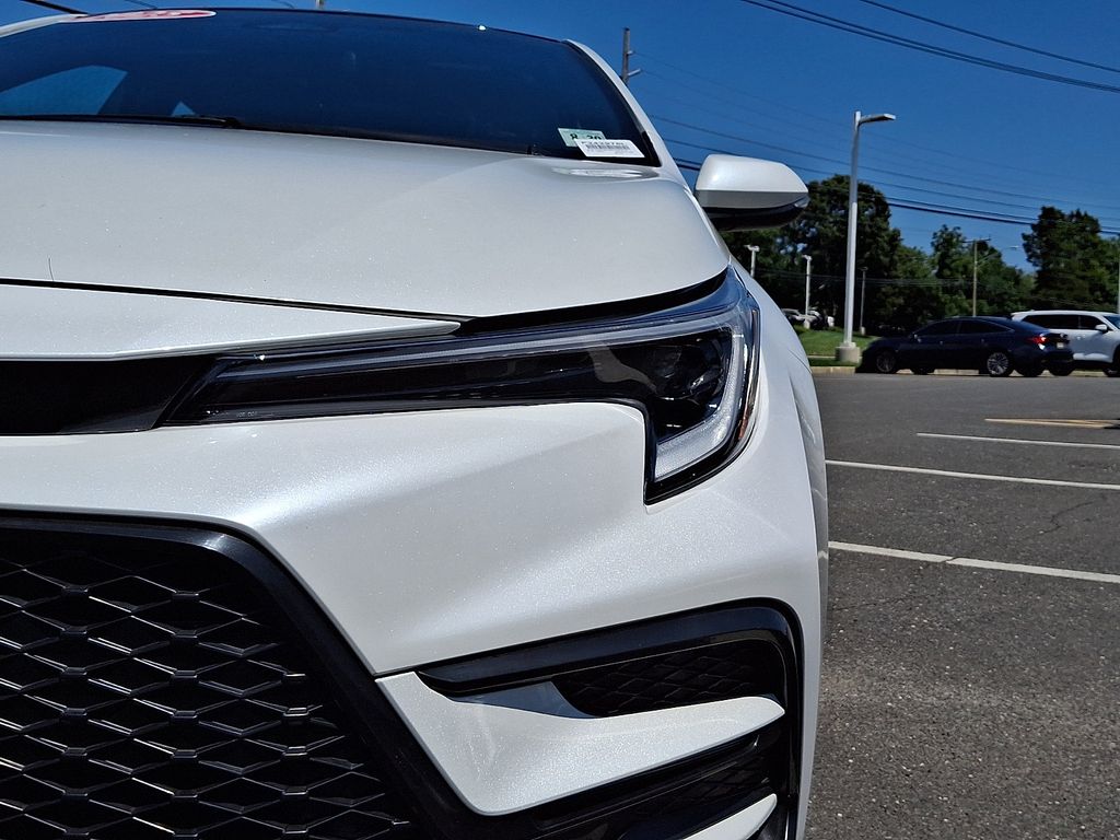 2025 Toyota Corolla XSE - Photo 10
