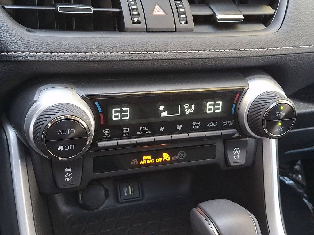 2025 Toyota RAV4 XLE Premium - Photo 16