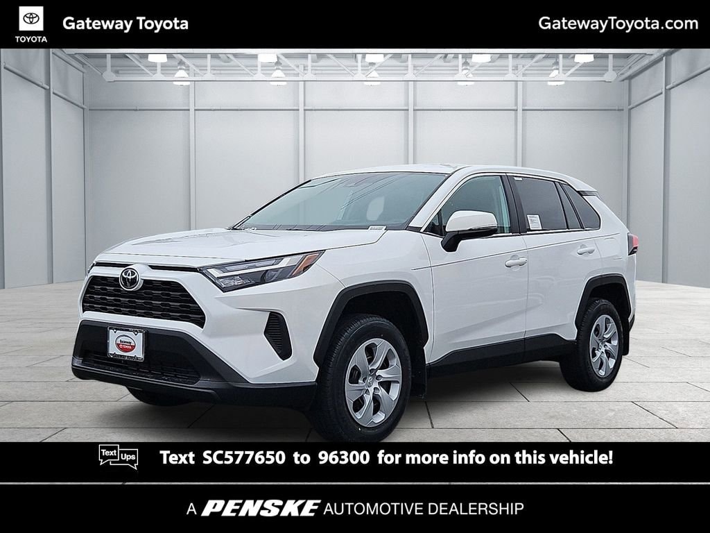 2025 Toyota RAV4 LE's photo