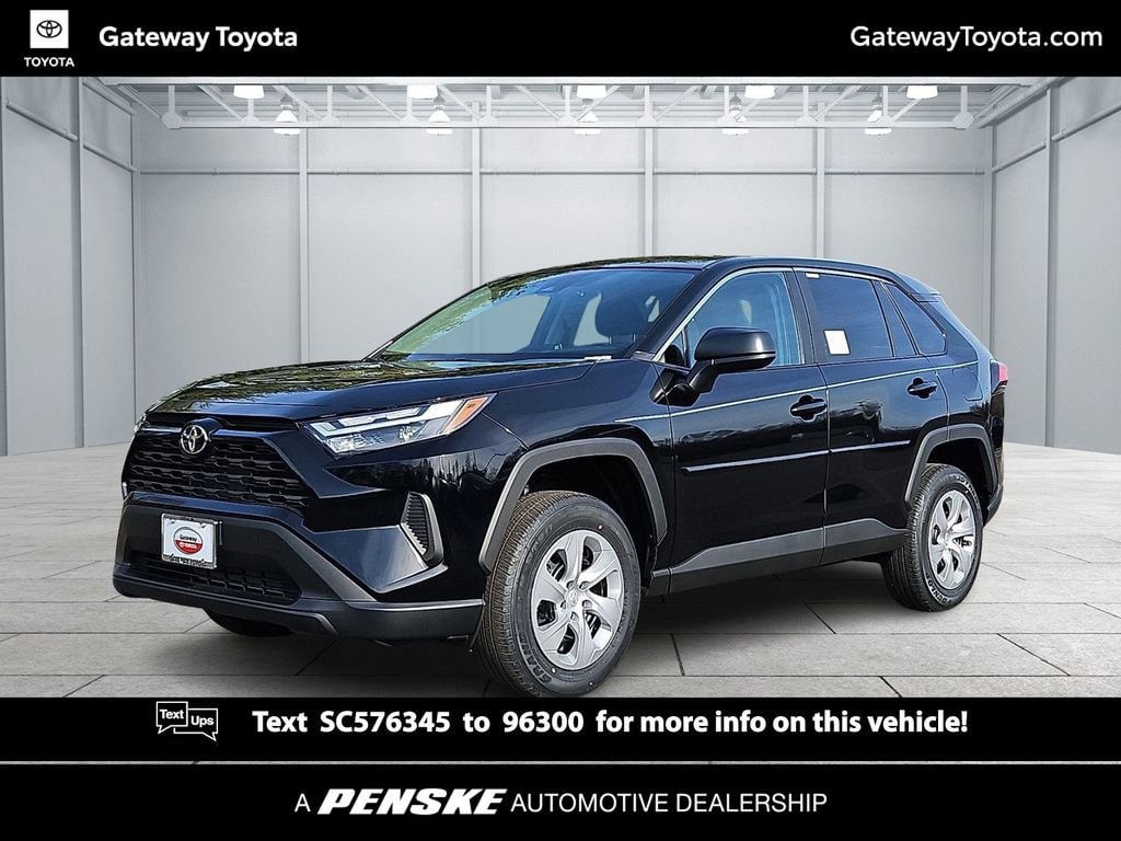 2025 Toyota RAV4 LE's photo