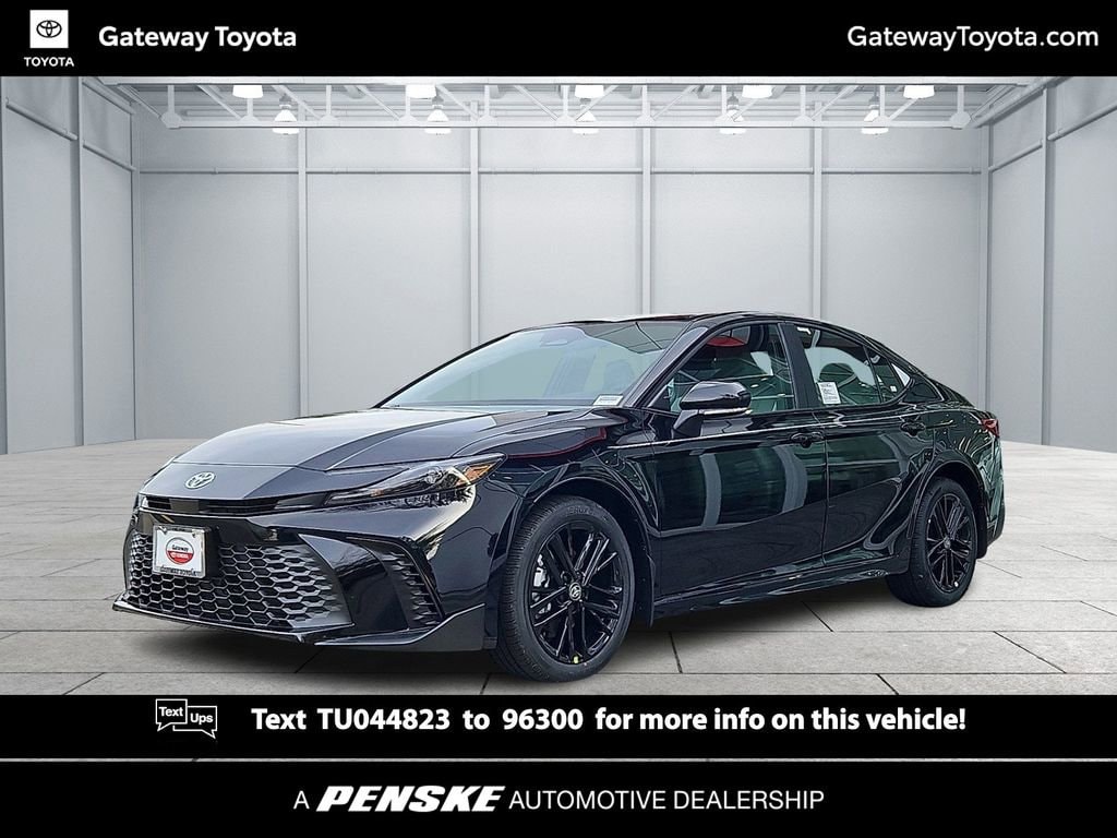 2026 Toyota Camry SE's photo