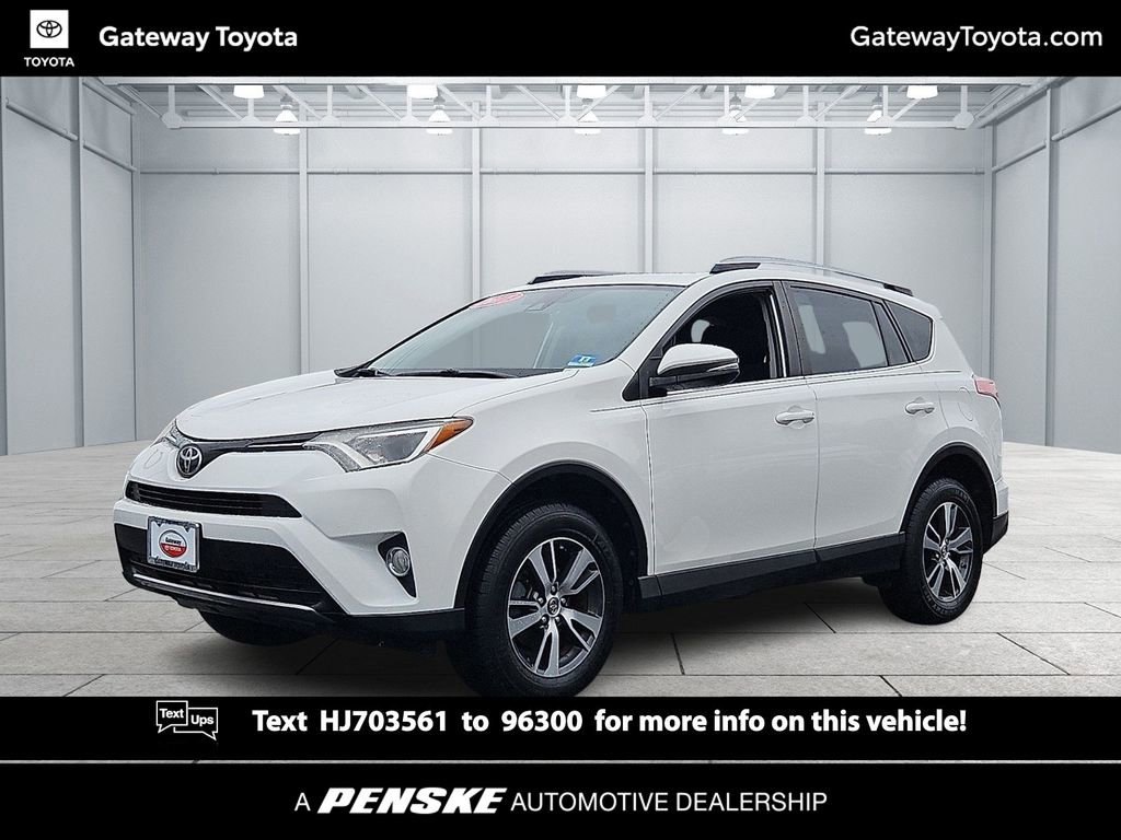 2017 Toyota RAV4 XLE's photo