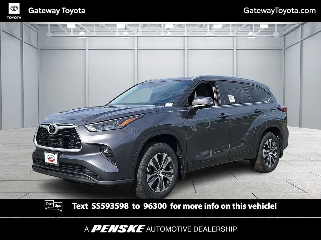 New 2025 Toyota Highlander XLE XLE AWD