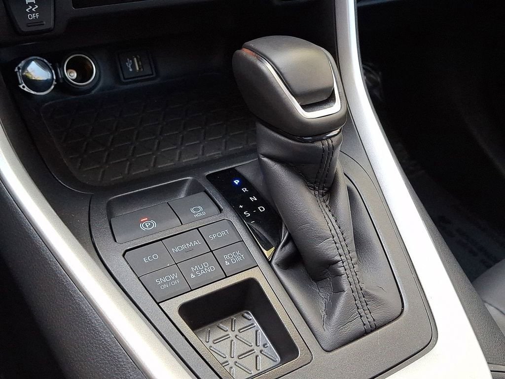 2025 Toyota RAV4 XLE Premium - Photo 15