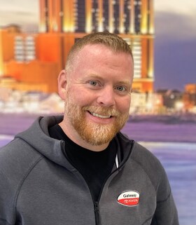 Staff member Rob Long from ID_9b1848
