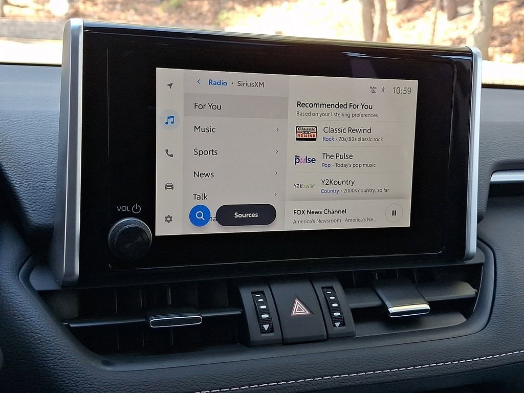 2025 Toyota RAV4 XLE Premium - Photo 17