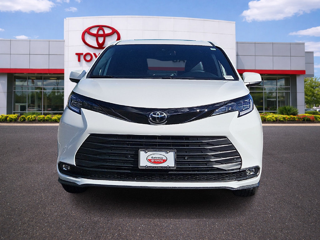 New 2026 Toyota Sienna Woodland Edition Van Passenger Van