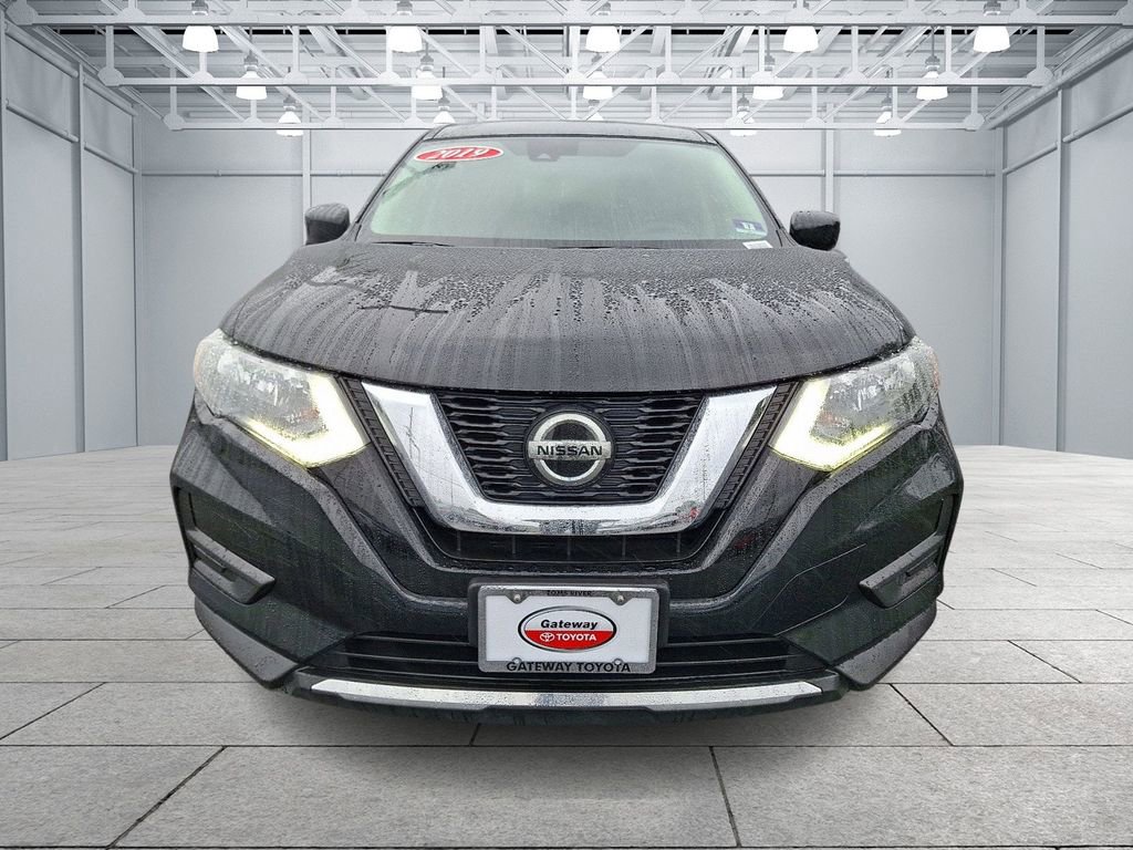 2019 Nissan Rogue S photo 2