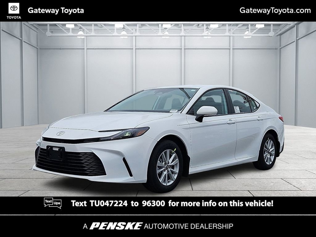 2026 Toyota Camry LE's photo
