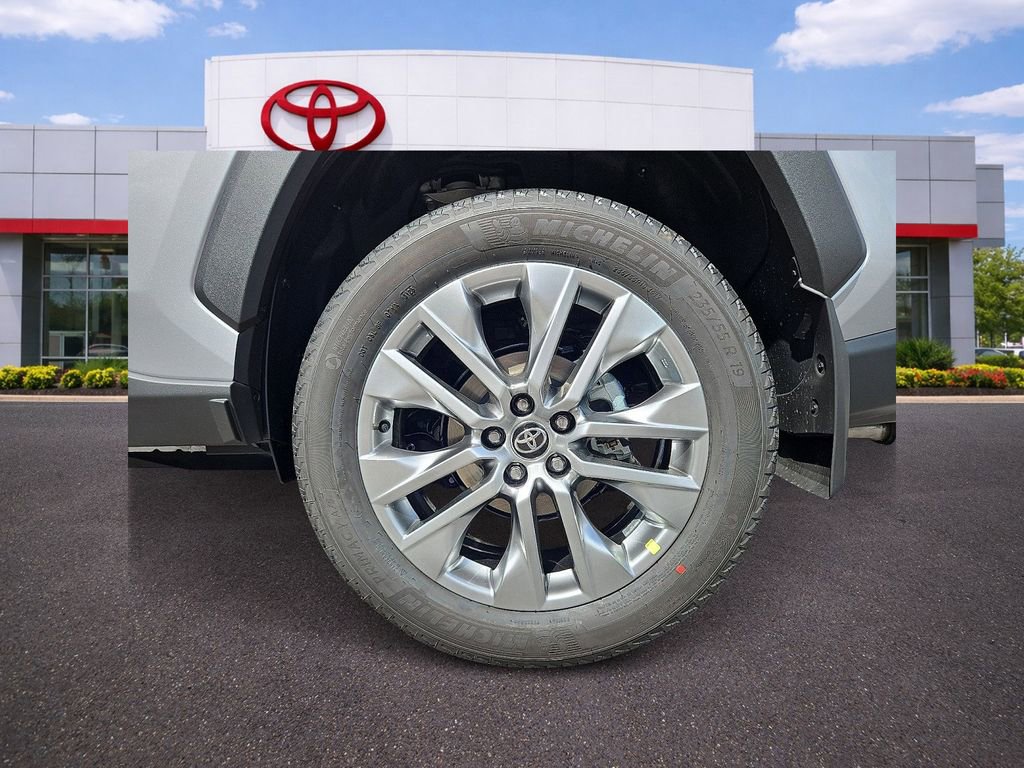 2025 Toyota RAV4 XLE Premium - Photo 7
