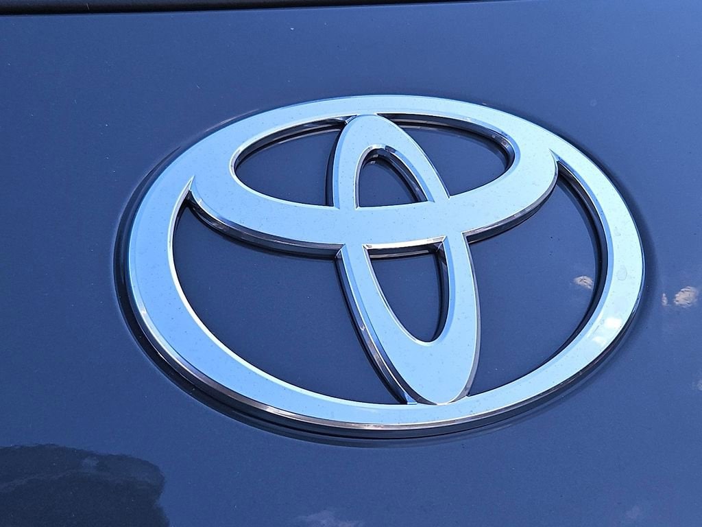 2026 Toyota Prius Plug-in Hybrid XSE - Photo 19