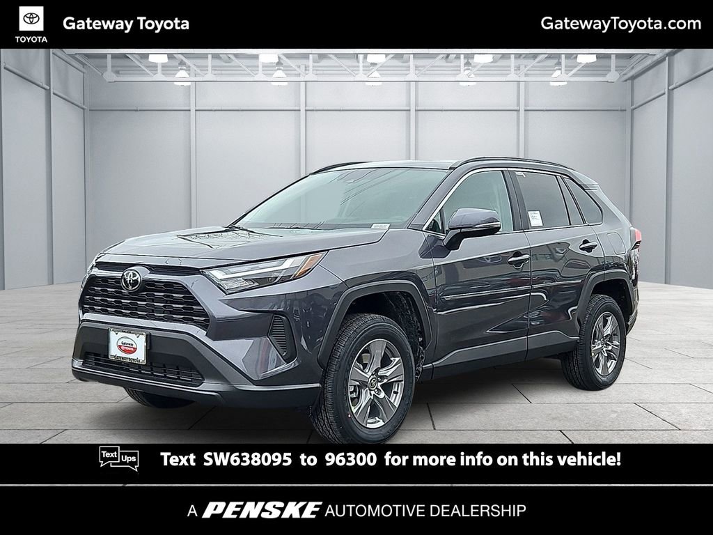 2025 Toyota RAV4 XLE's photo