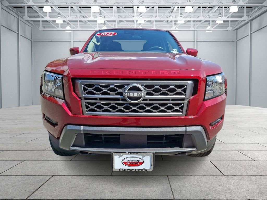 2023 Nissan Frontier SV photo 2