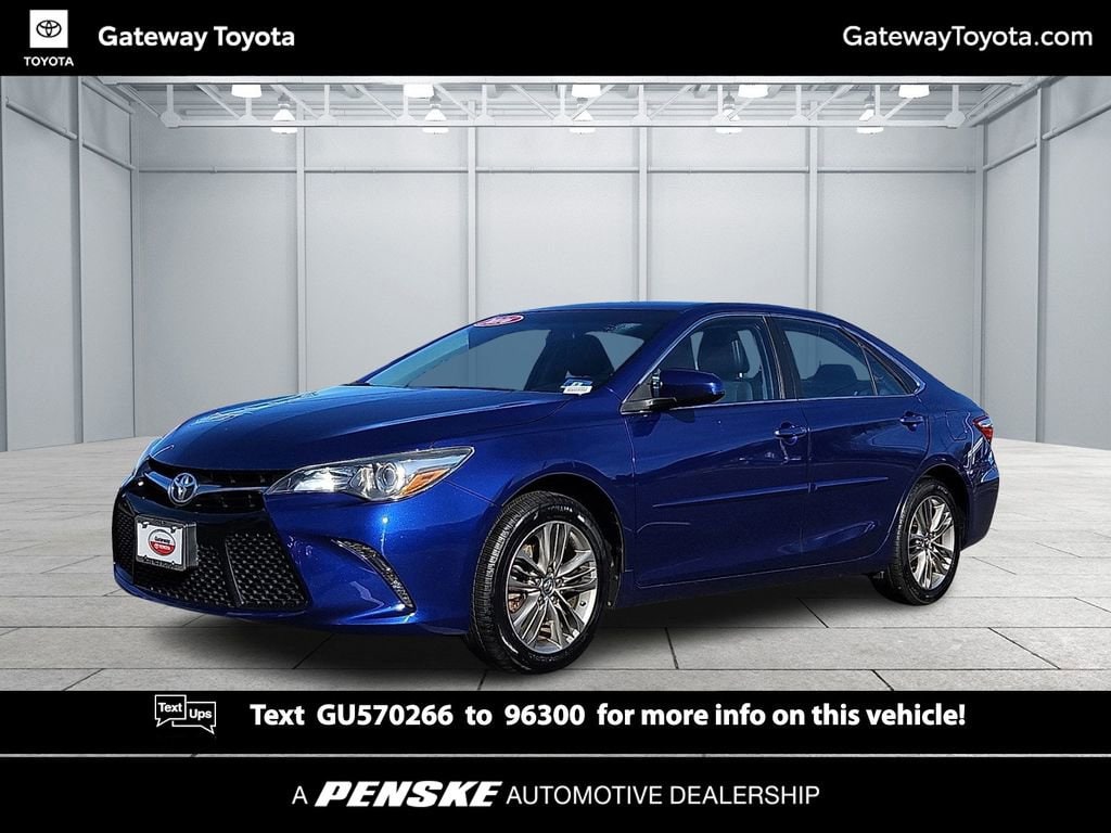2016 Toyota Camry Special Edition's photo