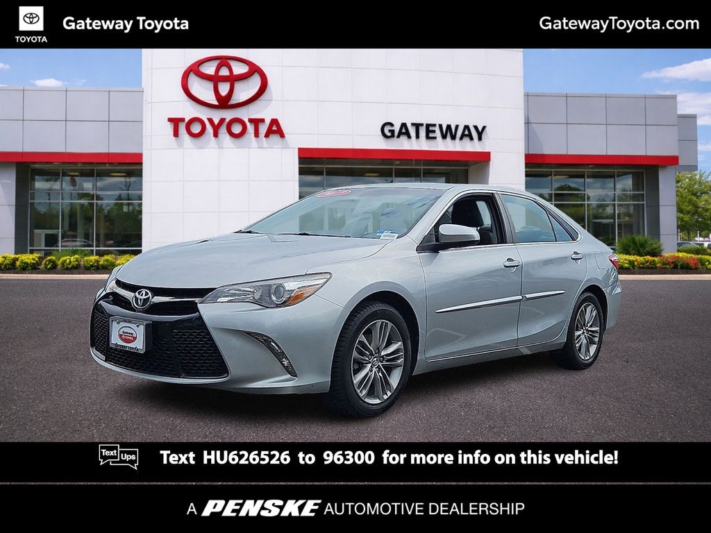 Used 2017 Toyota Camry SE Sedan