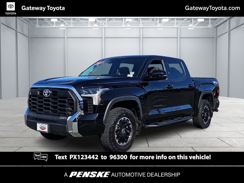 2023 Toyota Tundra SR5's photo