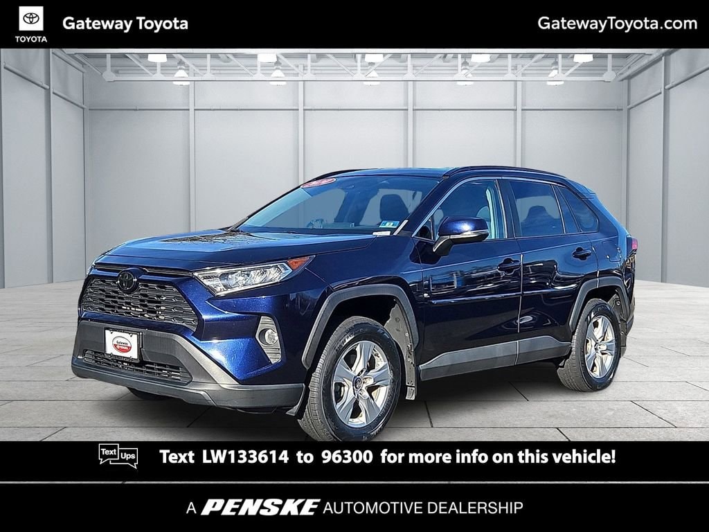 2020 Toyota RAV4 XLE's photo