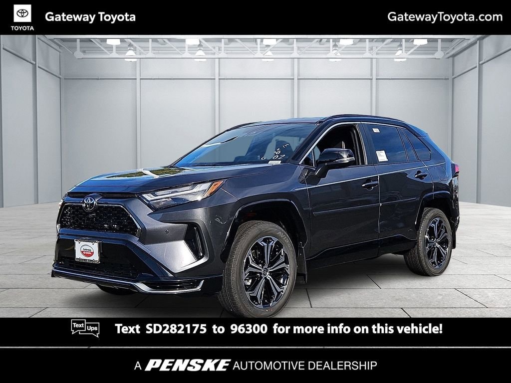 2025 Toyota RAV4 XSE's photo