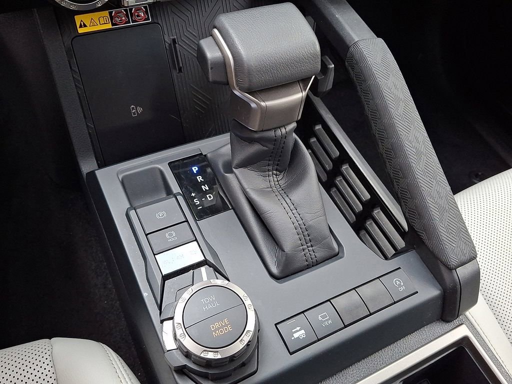 2024 Toyota Tacoma Limited - Photo 16