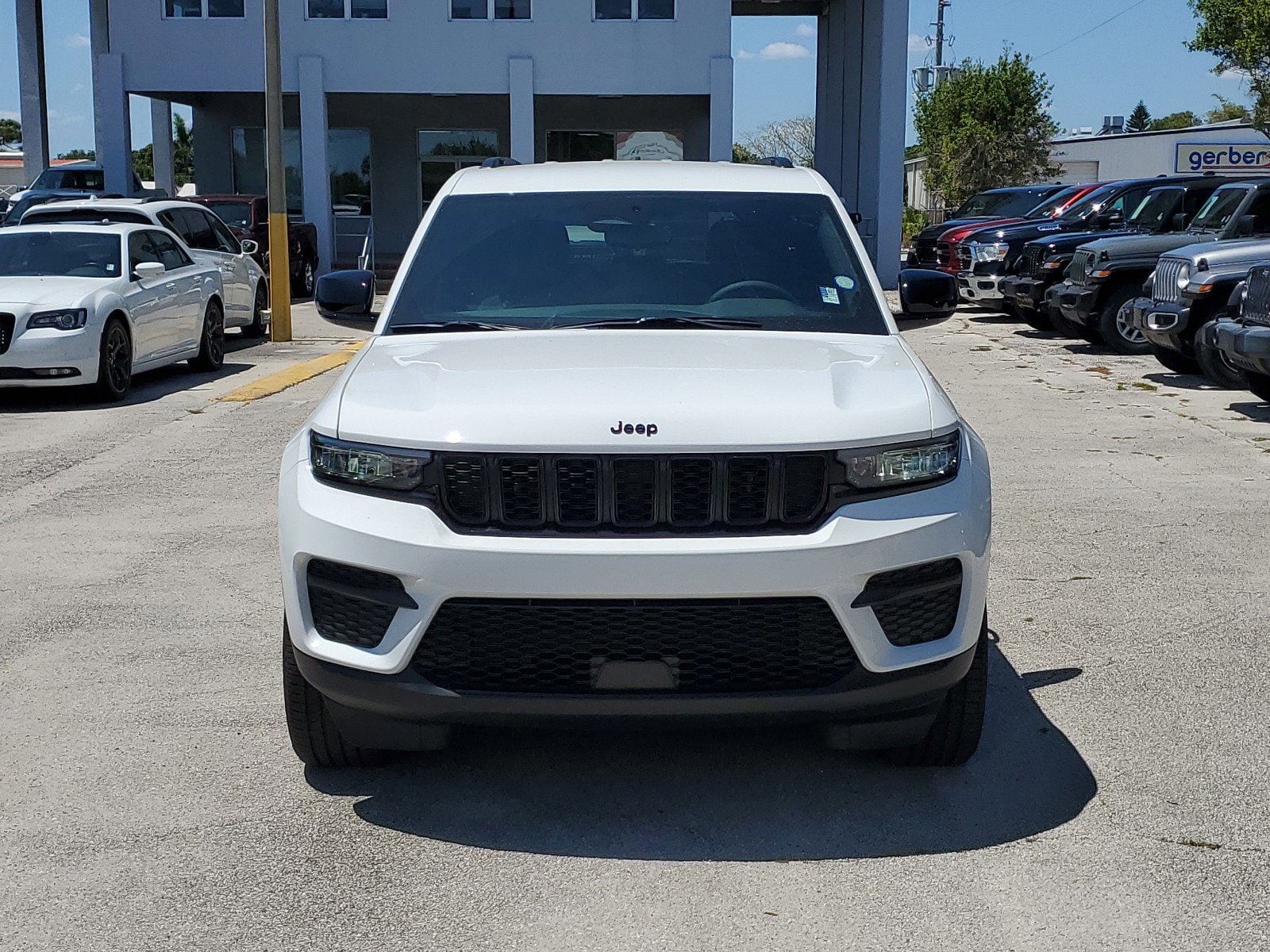 Used 2023 Jeep Grand Cherokee Altitude with VIN 1C4RJGAG1PC587312 for sale in Melbourne, FL