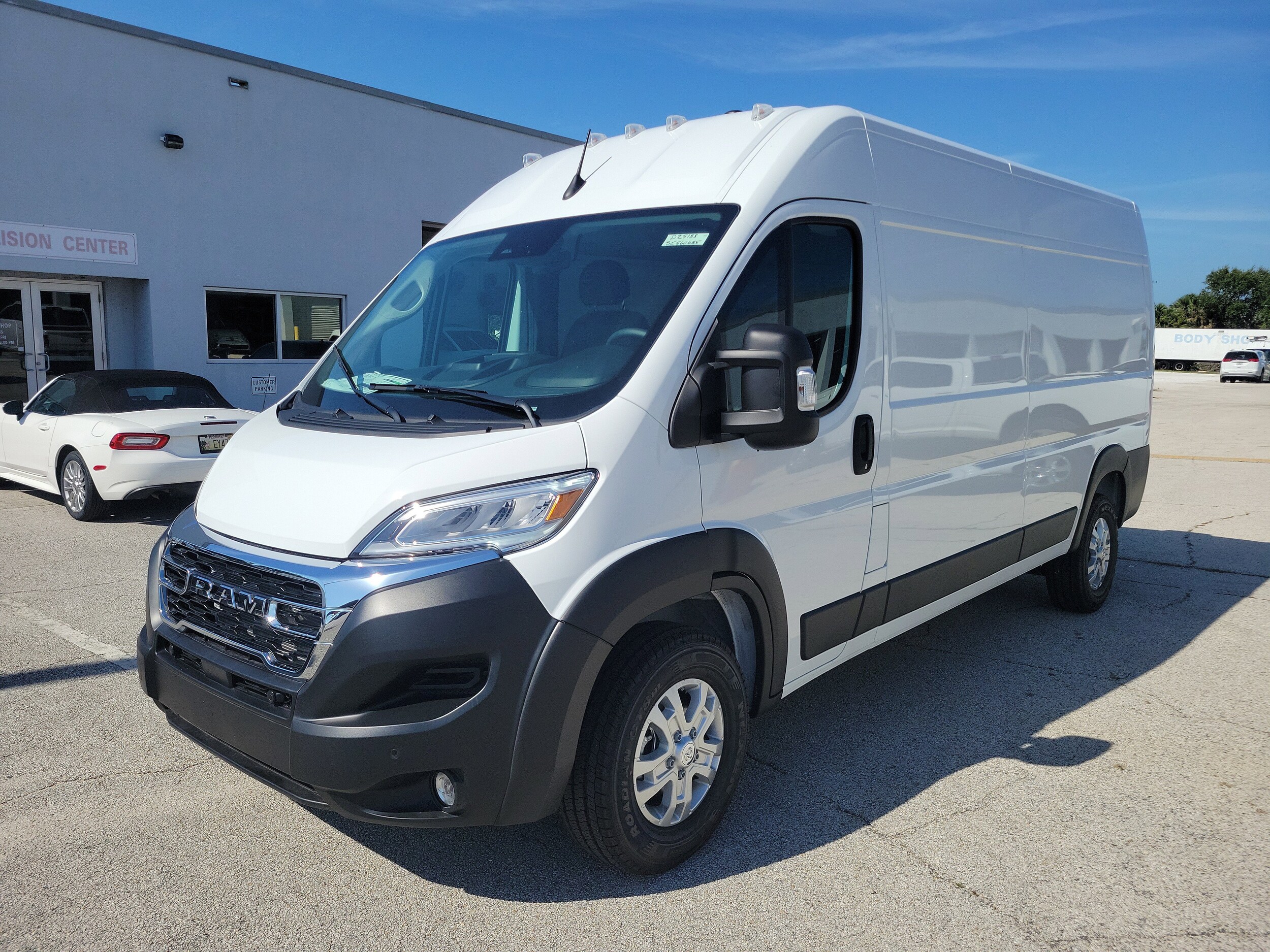 2025 Ram ProMaster 2500 Cargo Van photo 2