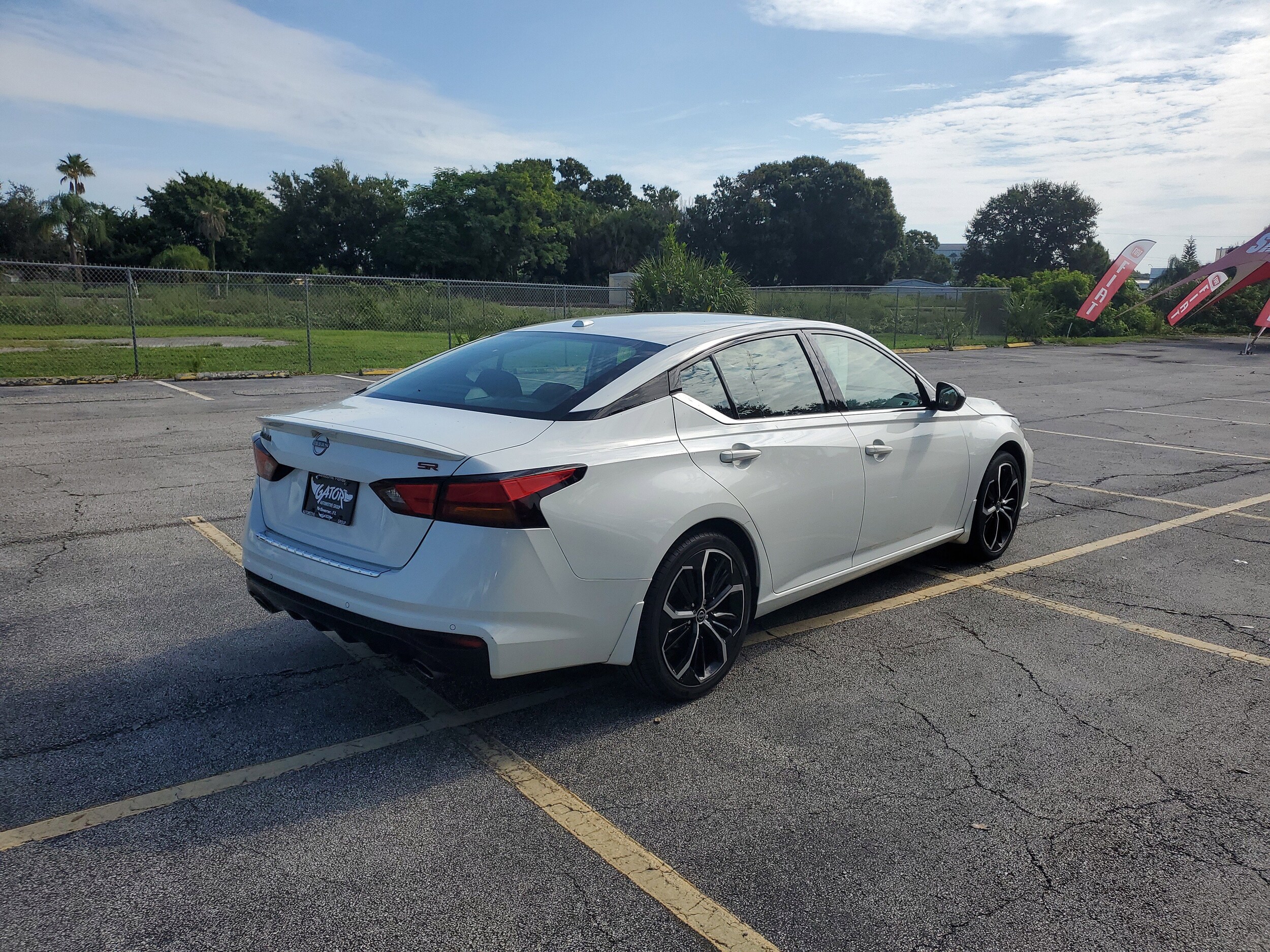 2023 Nissan Altima 2.5 SR photo 4