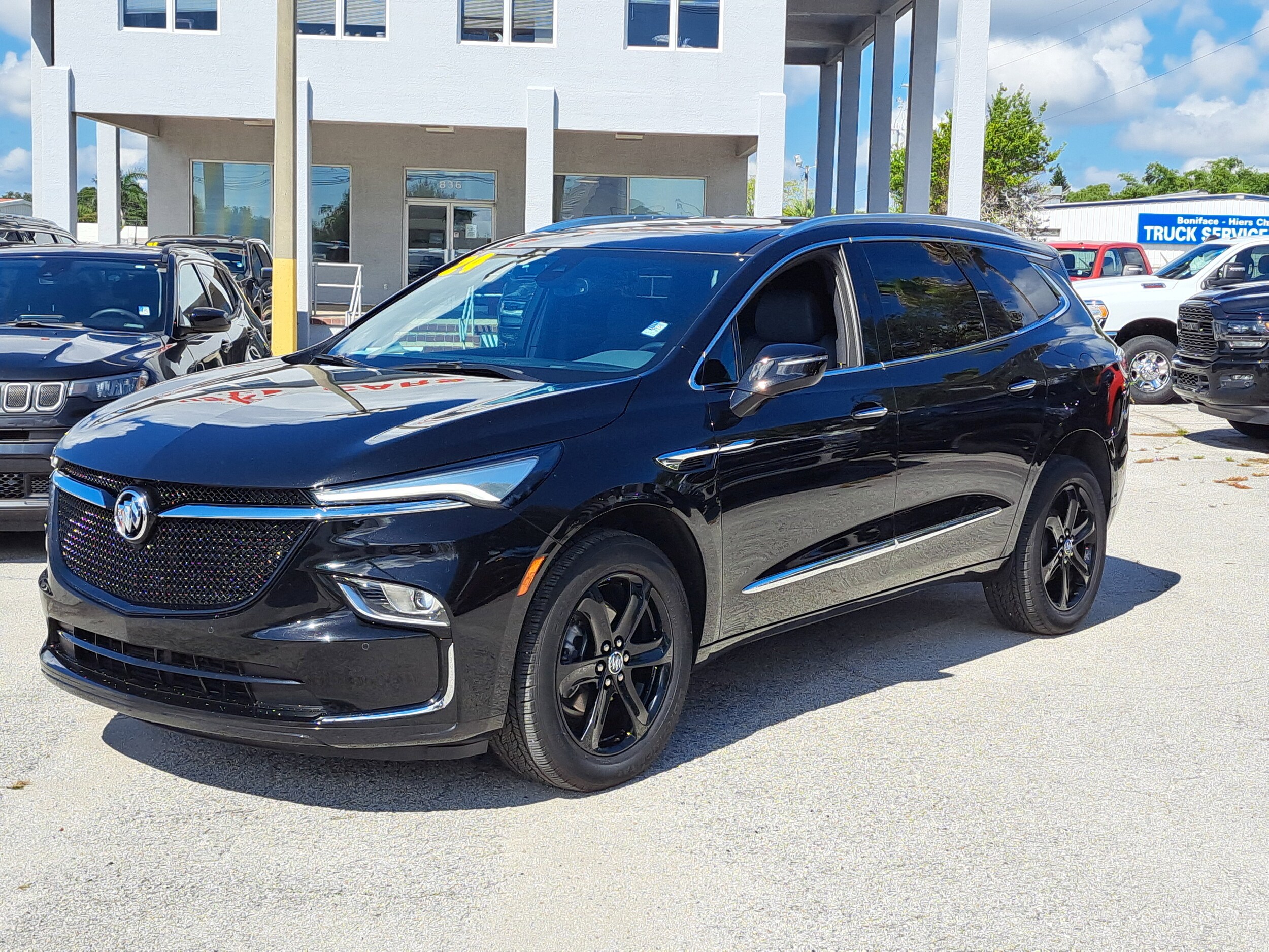 2024 Buick Enclave Essence photo 4