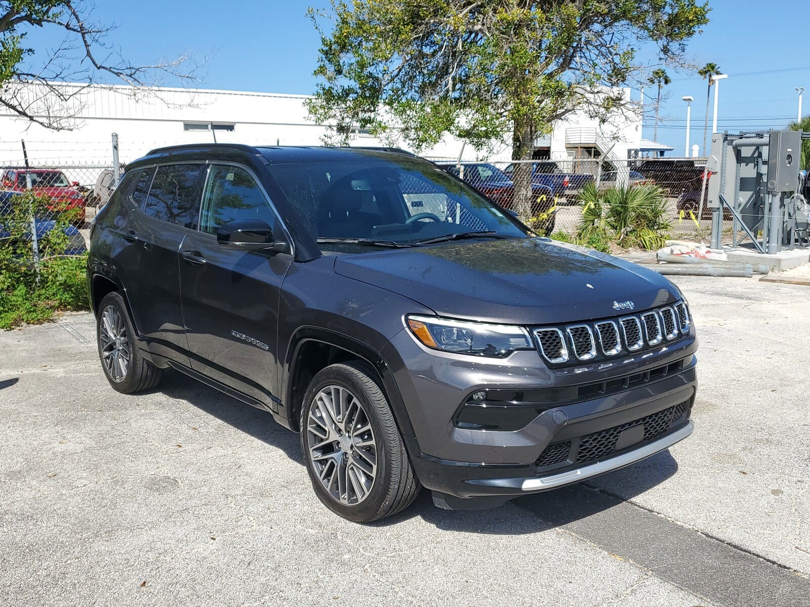 2023 Jeep Compass Limited photo 3