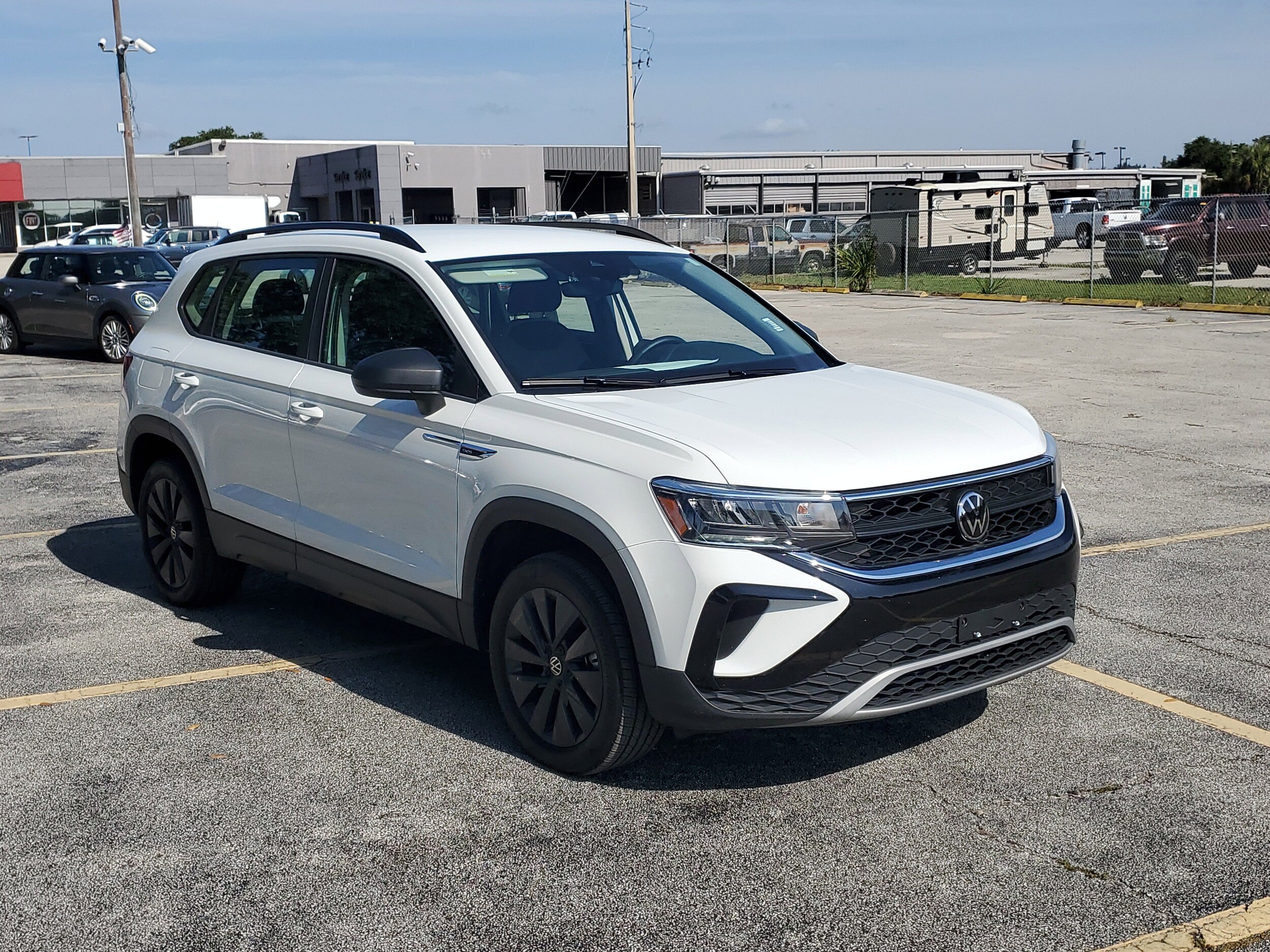 2024 Volkswagen Taos S photo 2