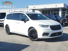 2026 Chrysler Pacifica LIMITED Passenger Van