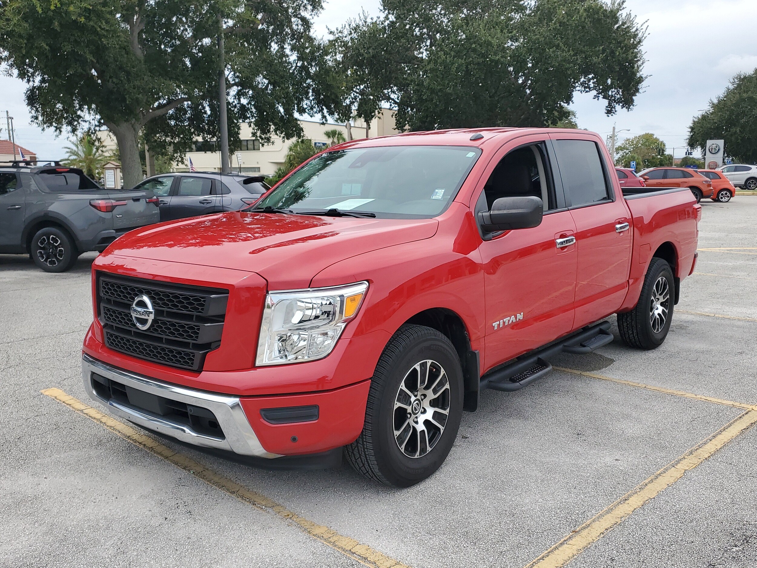 2021 Nissan Titan SV photo 2