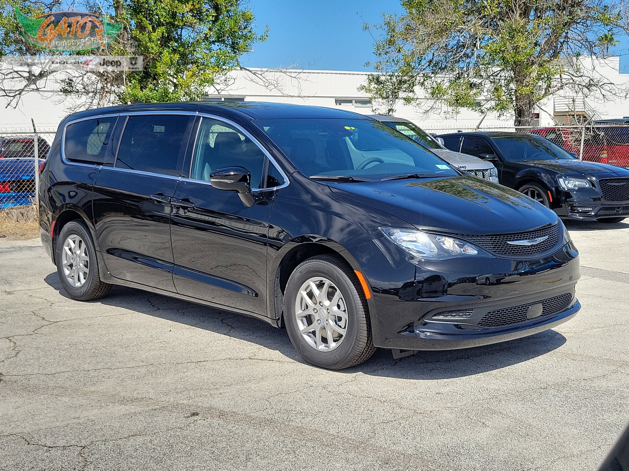 2026 Chrysler Voyager LX's photo