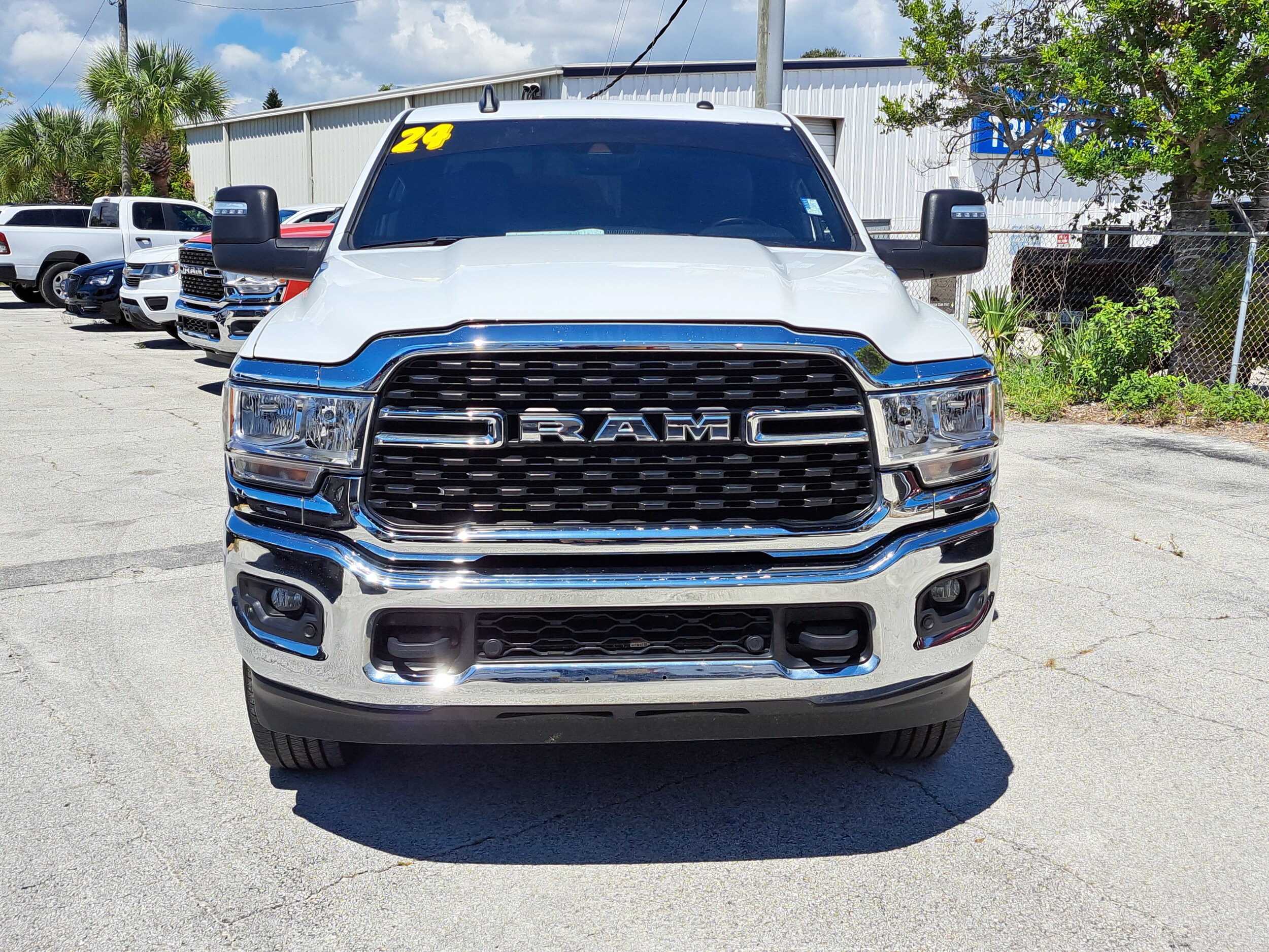 2024 Ram 2500 Big Horn photo 2