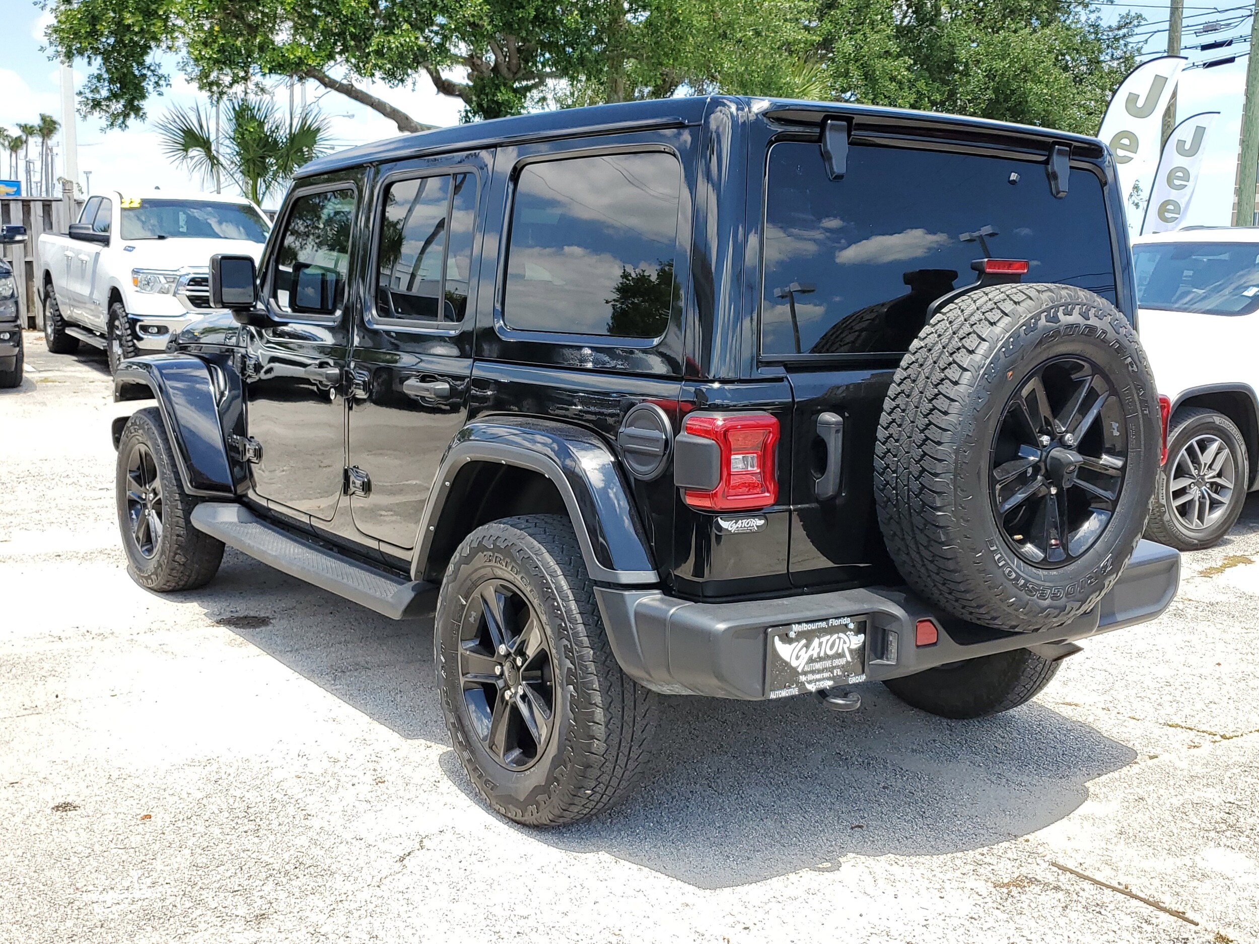 2021 Jeep Wrangler Unlimited Sahara Altitude photo 4