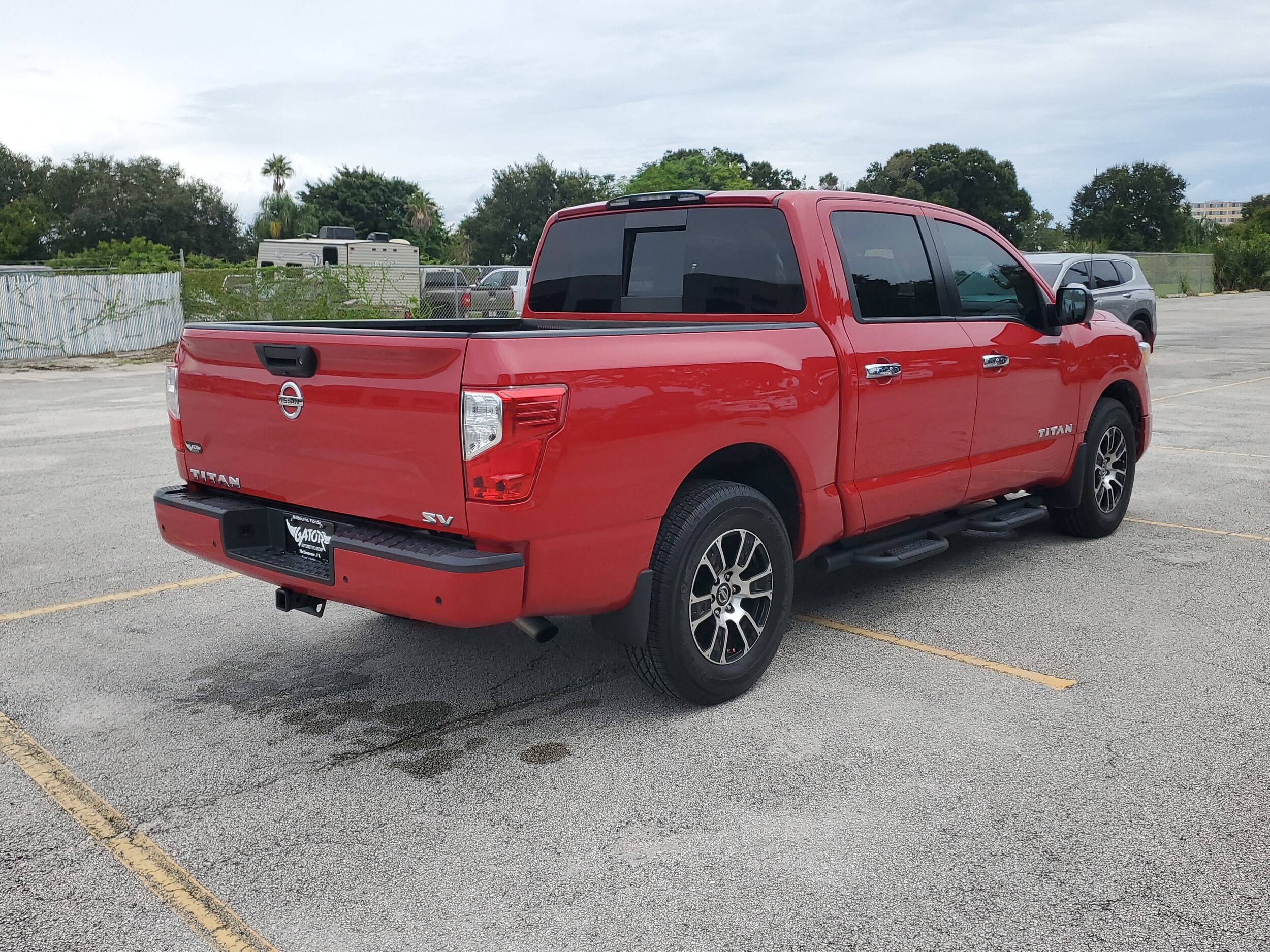 2021 Nissan Titan SV photo 3