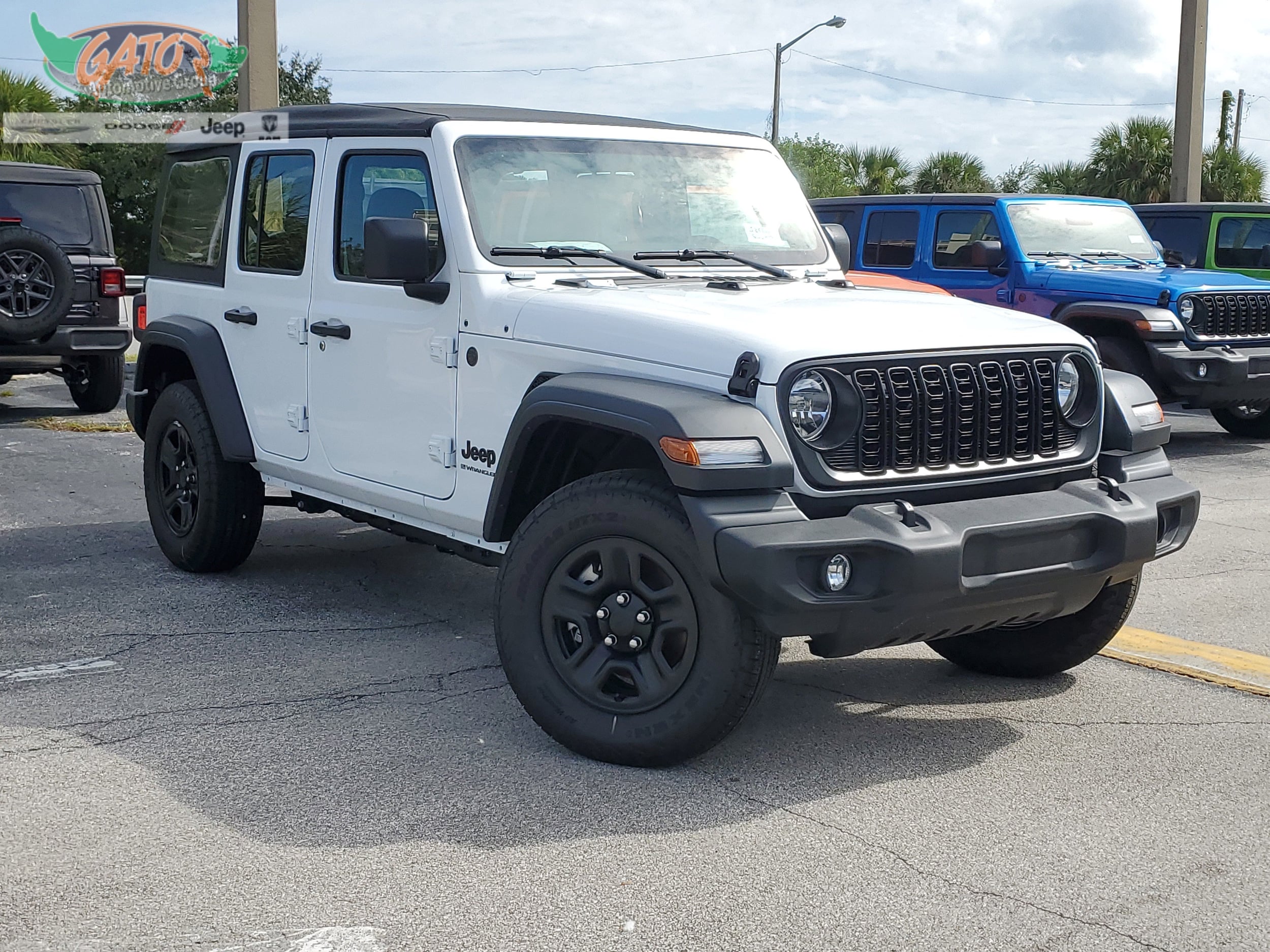 2025 Jeep Wrangler 4-Door Sport's photo