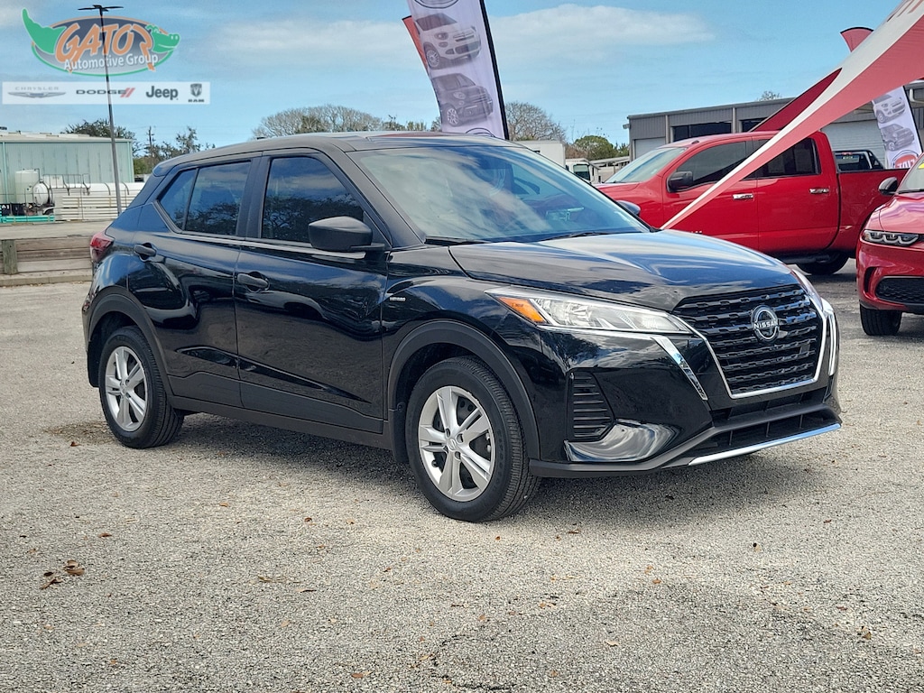 Used 2025 Nissan Kicks Play S SUV