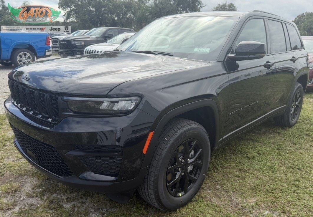 2025 Jeep Grand Cherokee Altitude's photo
