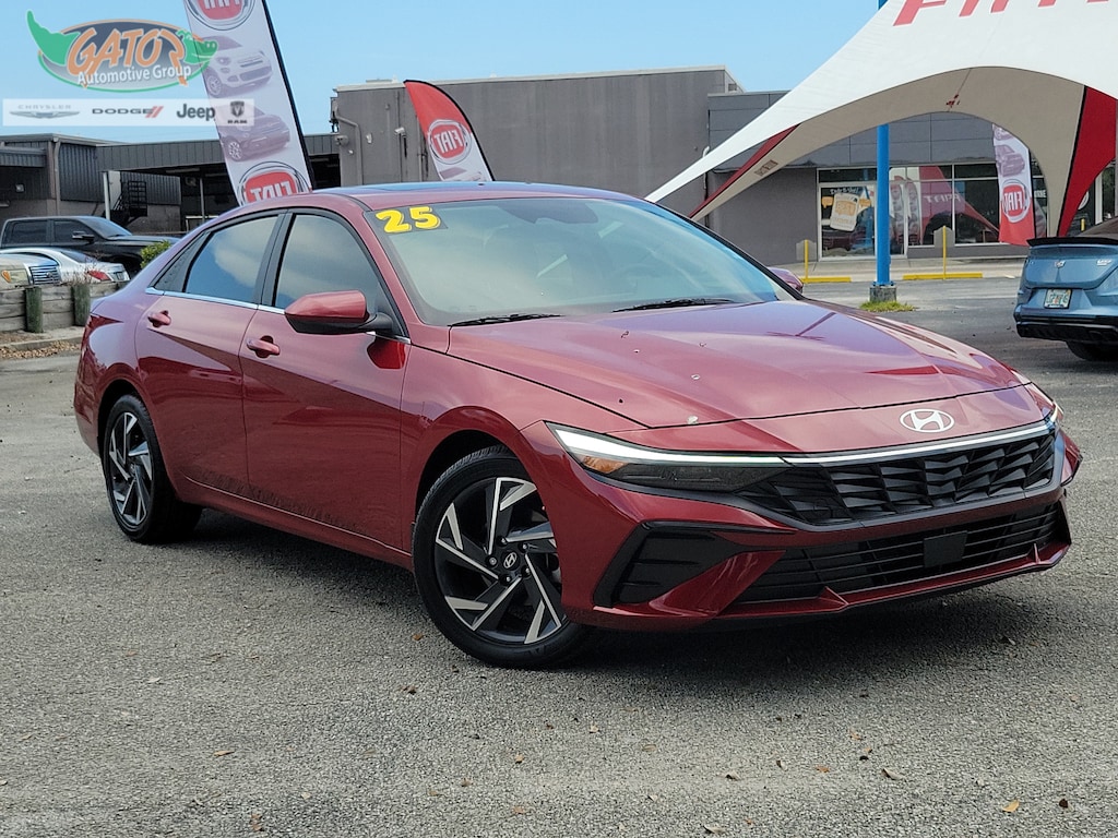 Used 2025 Hyundai Elantra SEL Convenience Sedan