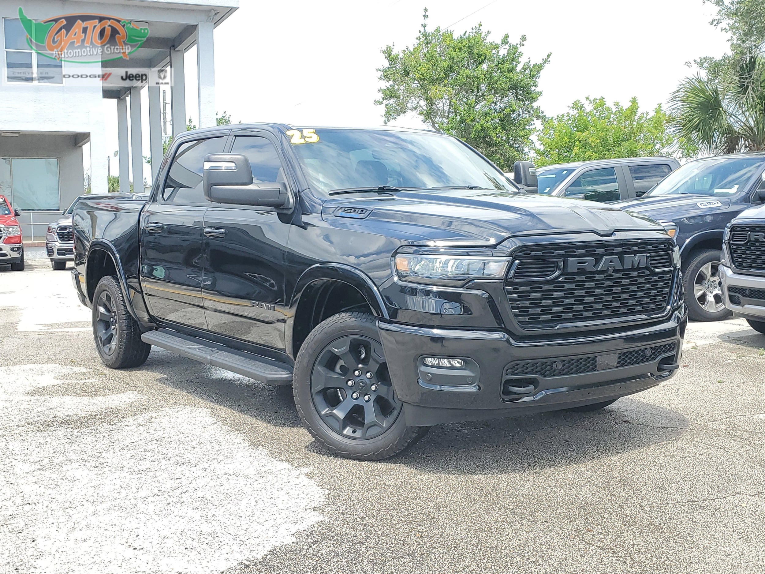 2025 RAM 1500 Big Horn/Lone Star 4x4 Crew Cab 5'7's photo