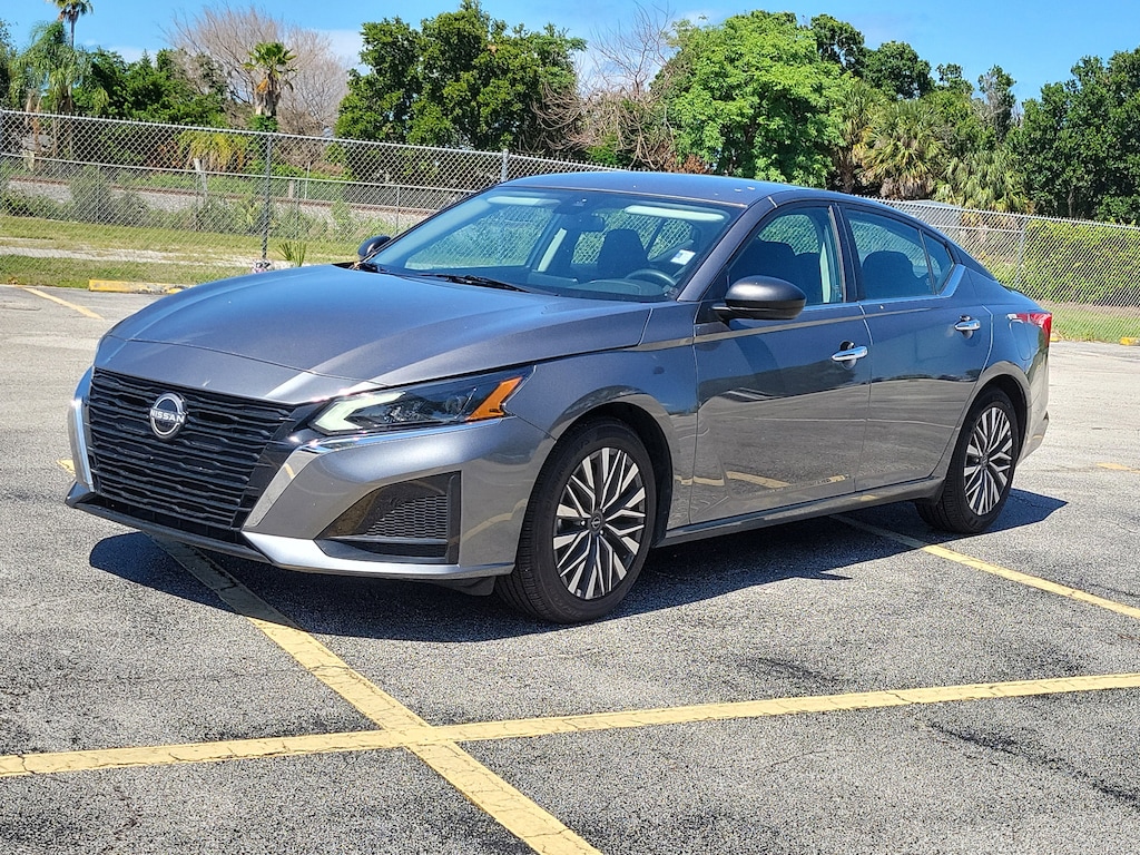 Used 2025 Nissan Altima SV Sedan