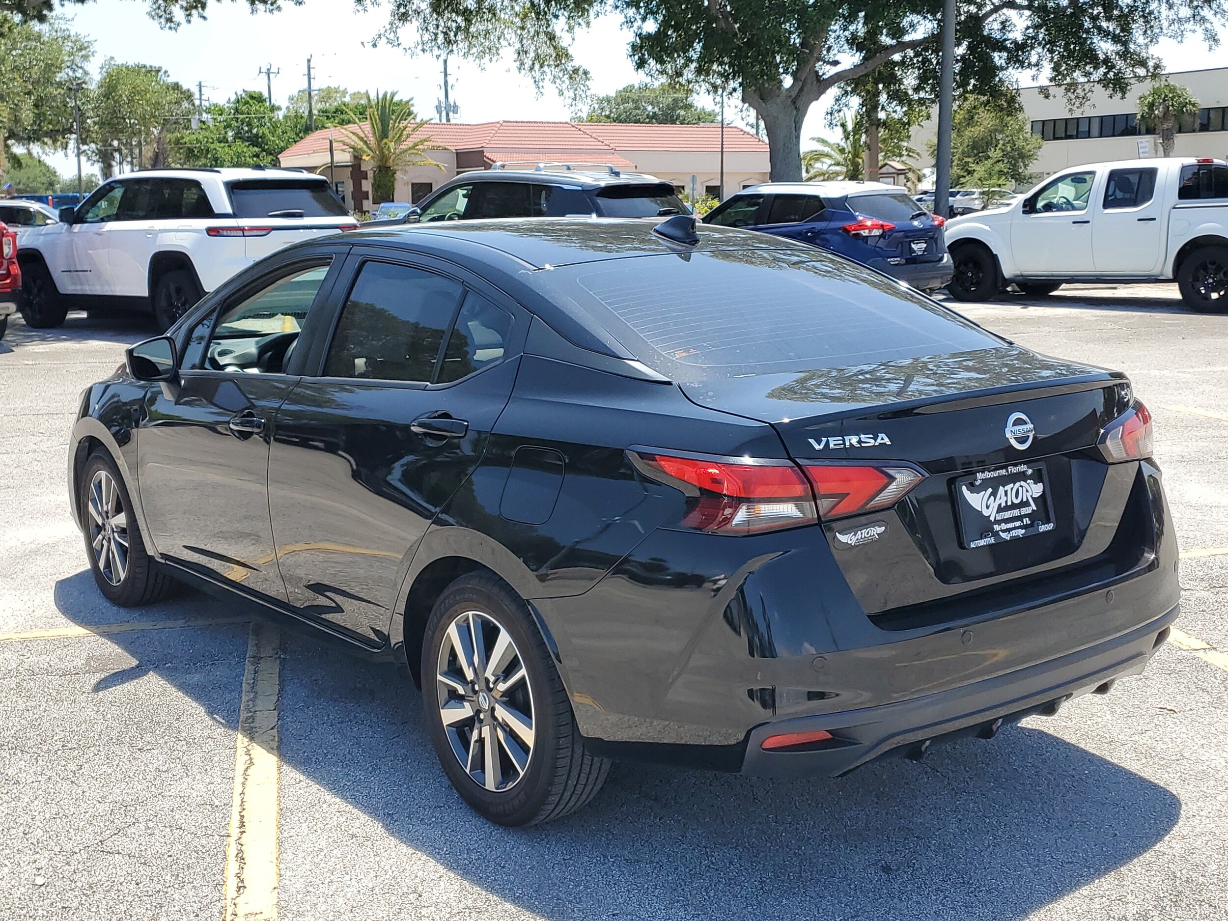 2021 Nissan Versa SV photo 4