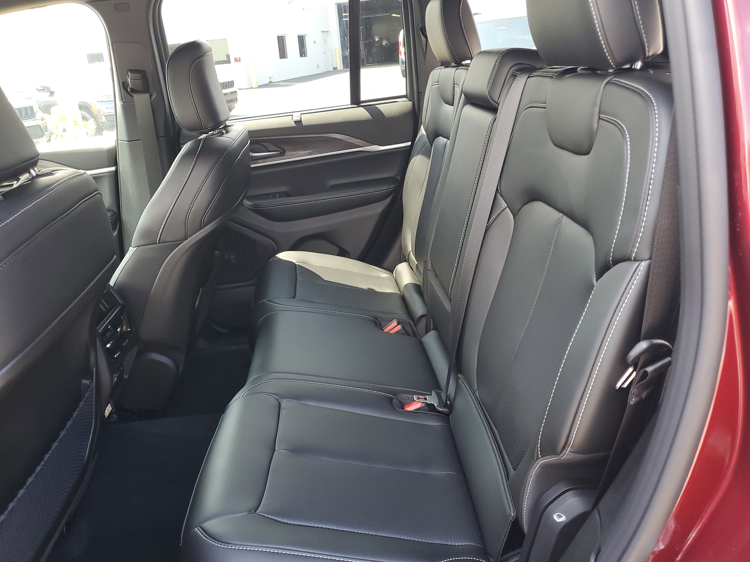 2025 Jeep Grand Cherokee Limited - Photo 8
