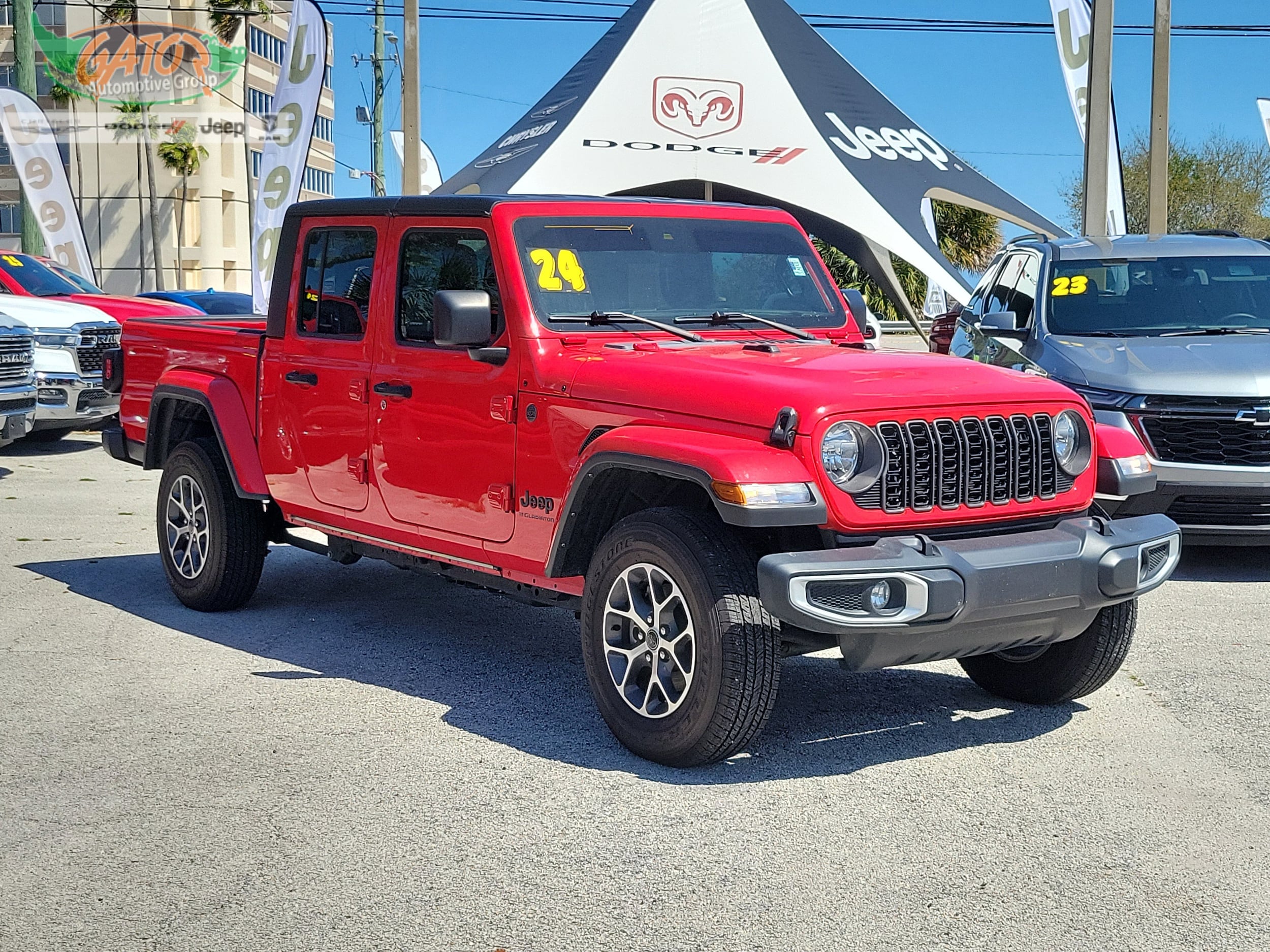 2024 Jeep Gladiator Sport S's photo
