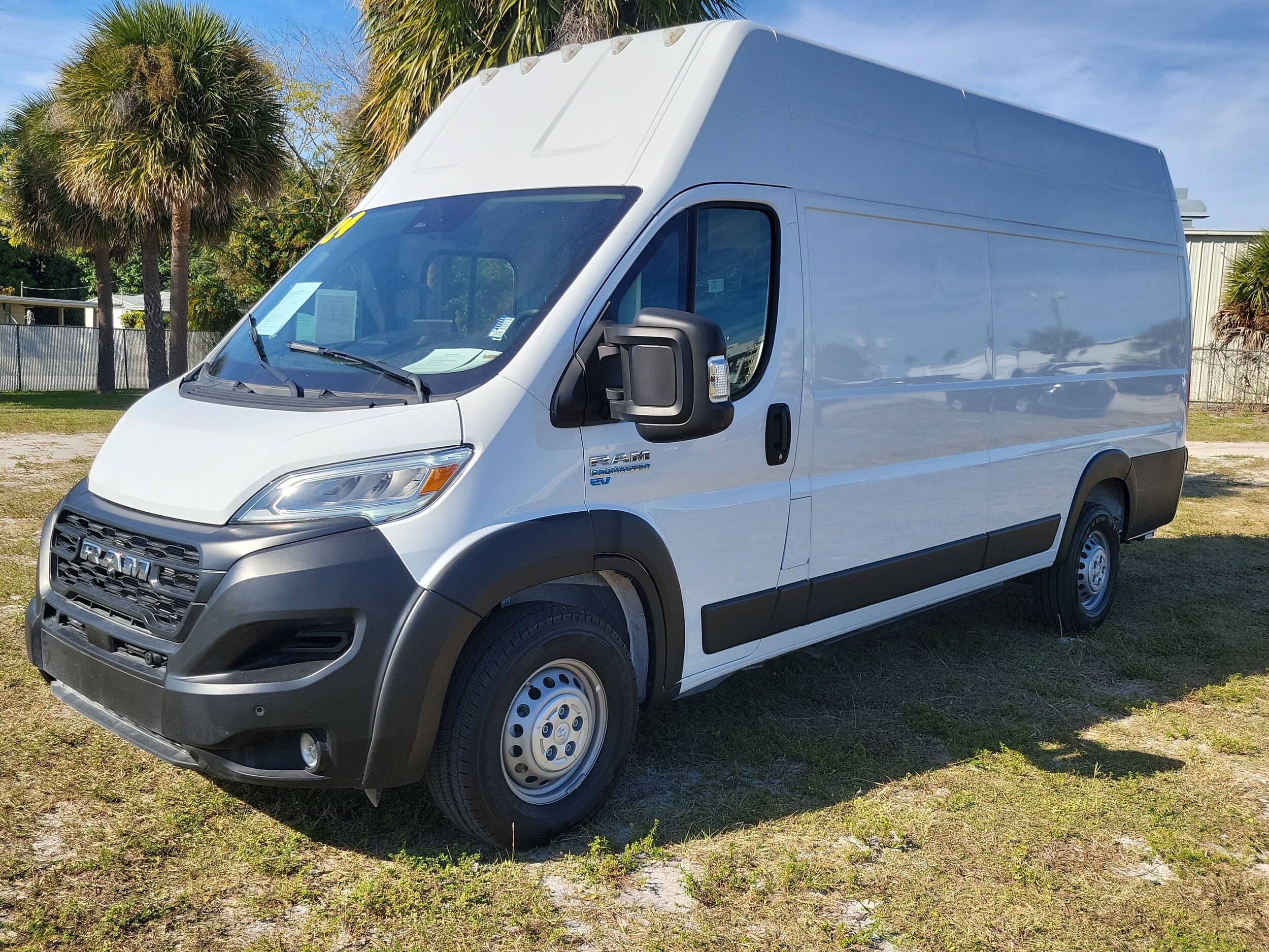 2024 Ram 3500 Tradesman photo 2
