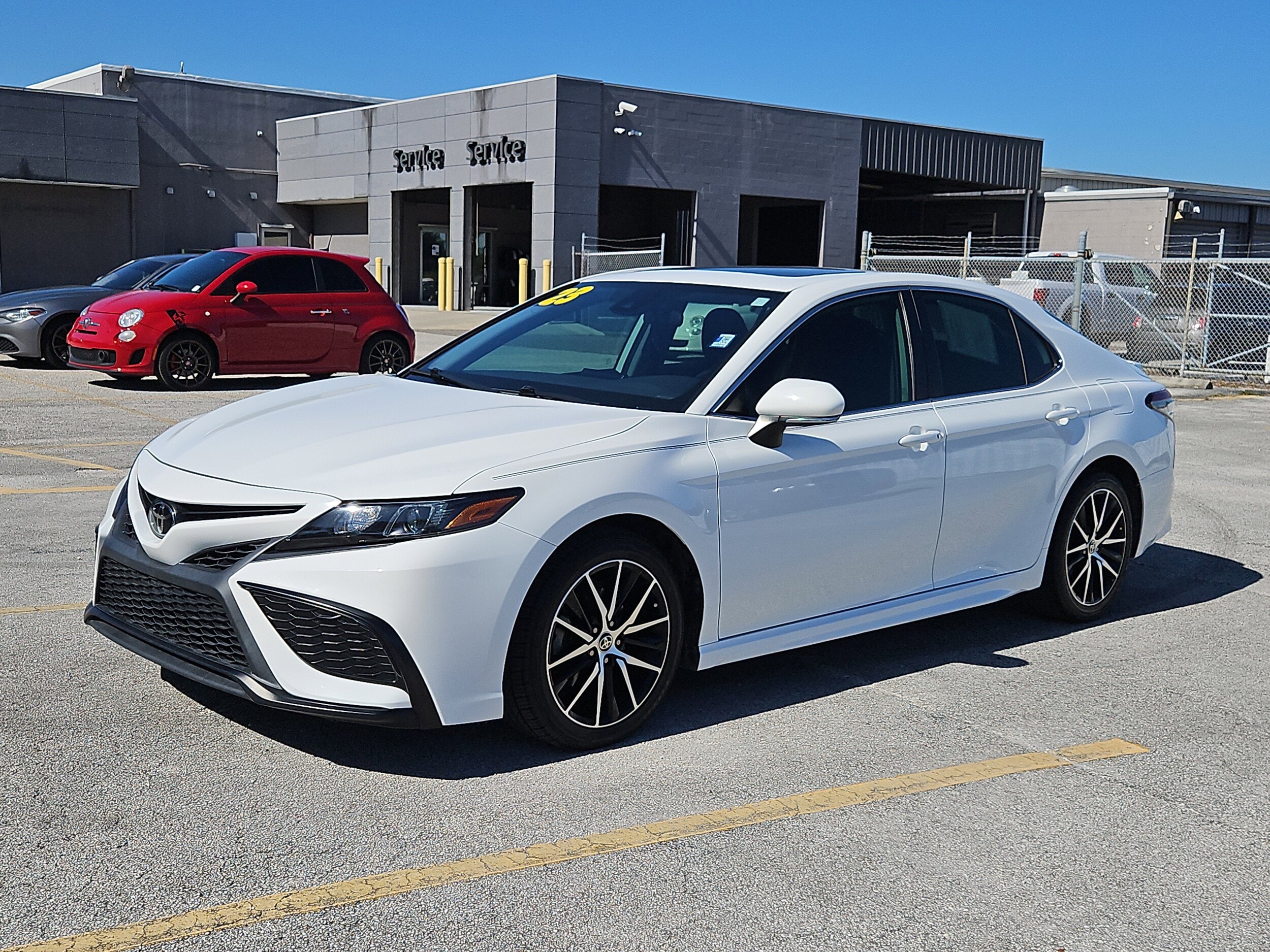 2023 Toyota Camry SE photo 2