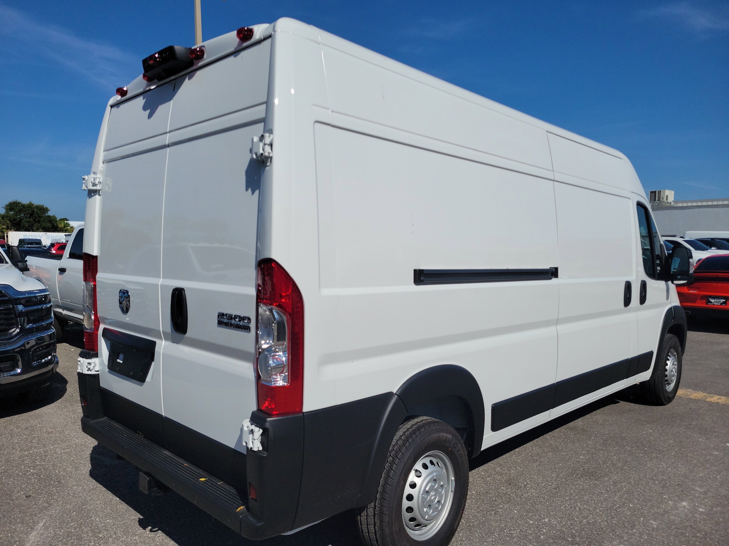 2025 Ram ProMaster 2500 Cargo Van photo 2