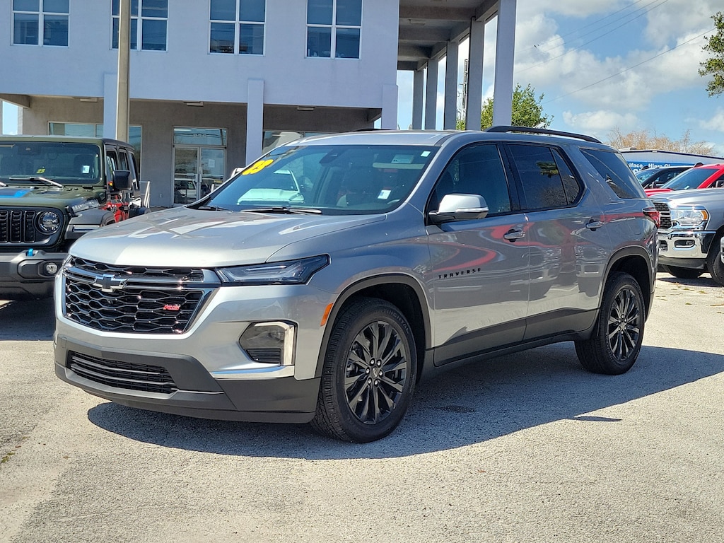 Used 2023 Chevrolet Traverse RS SUV
