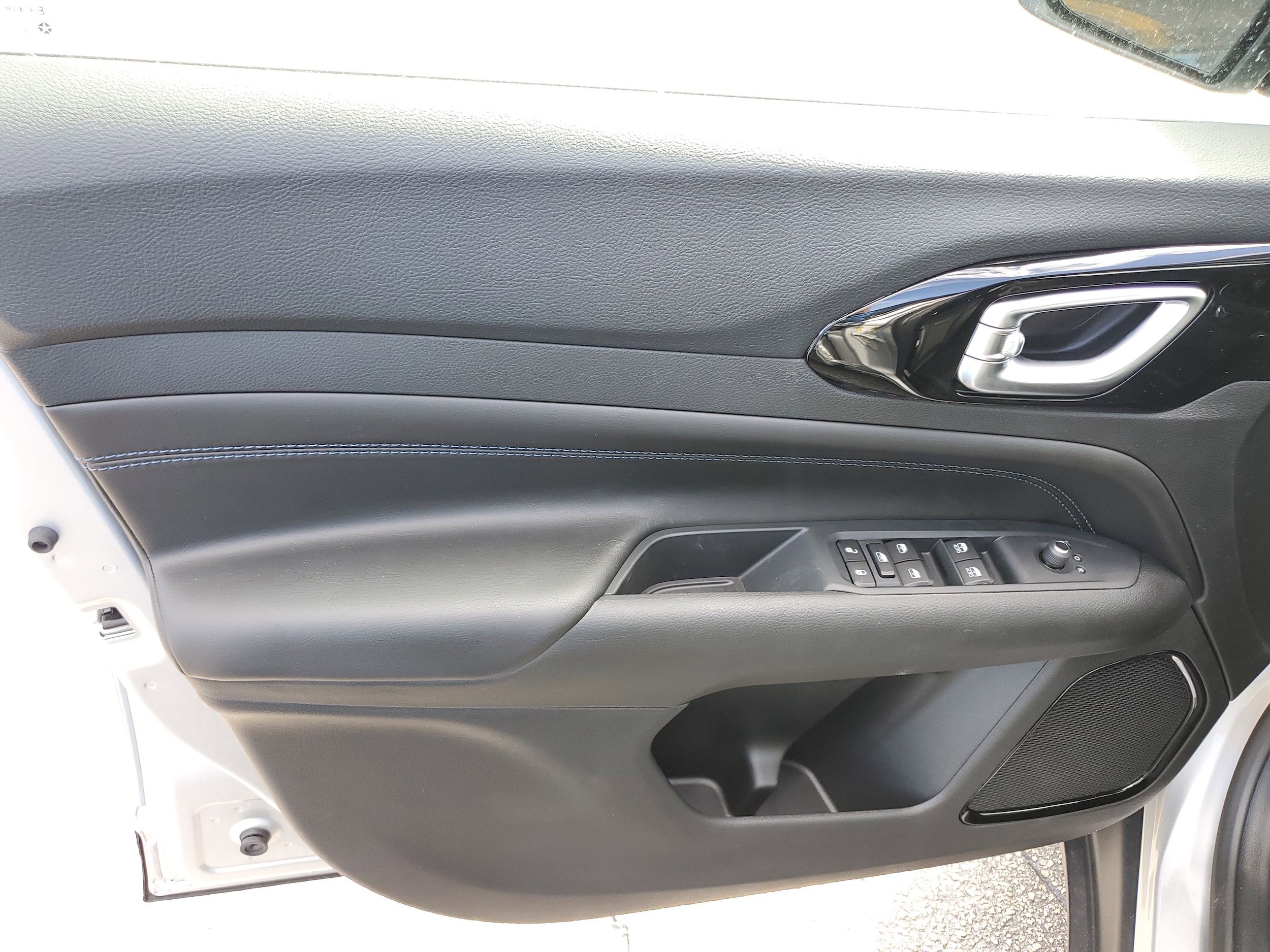 2026 Jeep Compass Latitude Altitude - Photo 9